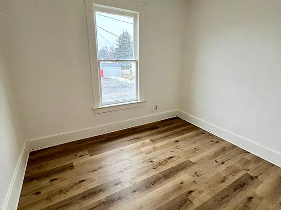 3rd image of 501 W 9th St