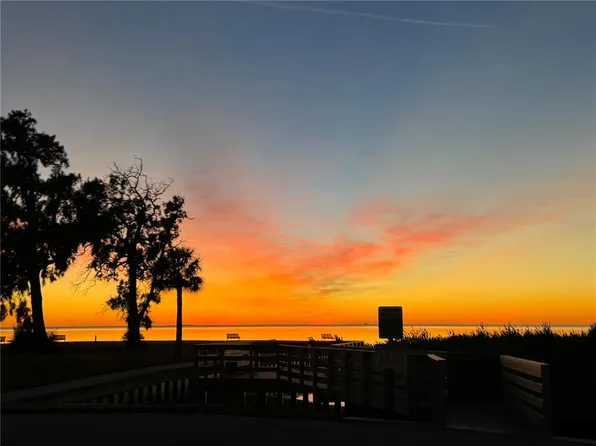 654 Windrush Bay Dr, Tarpon Springs, FL