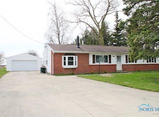 12331 Simonds Rd, Bowling Green, OH 43402