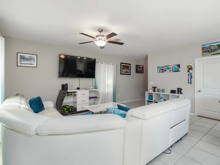 11920 Miracle Mile Dr — Photo 3