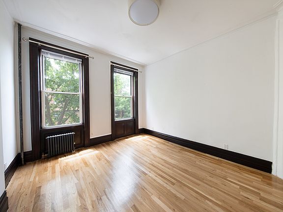 5th image of 644 Leonard St APT 3R