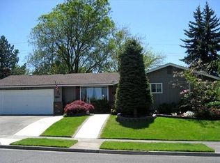 2030 Hybiscus St, Medford, OR