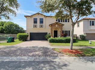 22660 SW 105th Ave, Miami, FL 33170