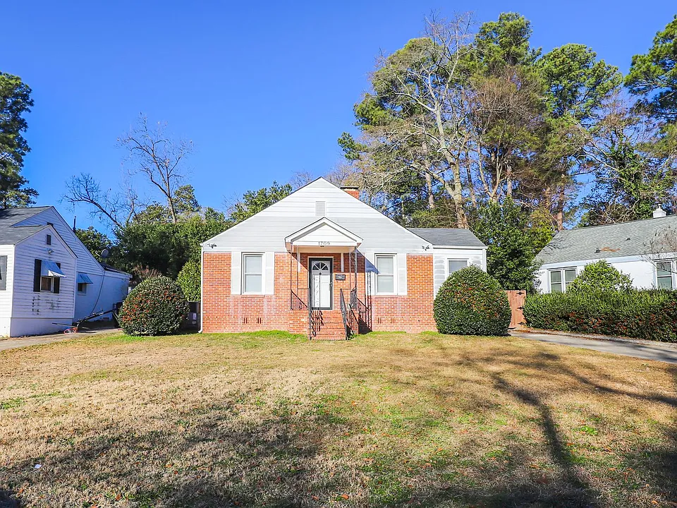 1709 Oak Dr