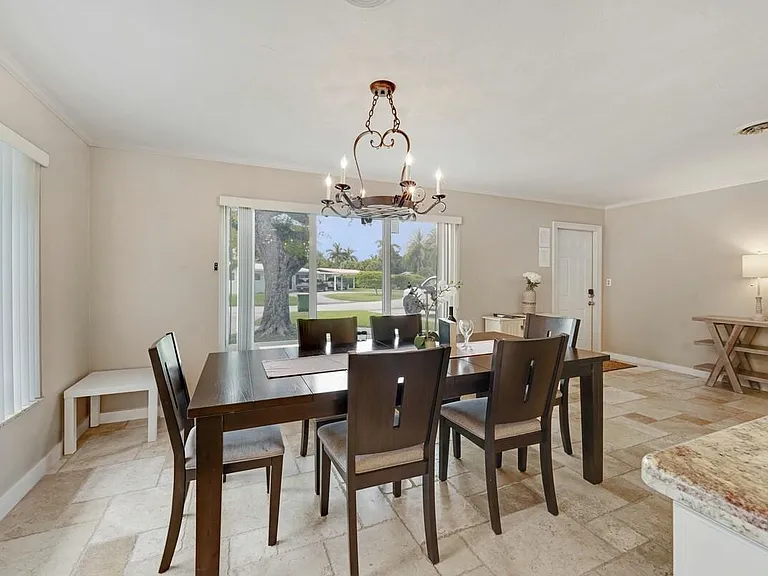 332 NW 26th Ct — Photo 12