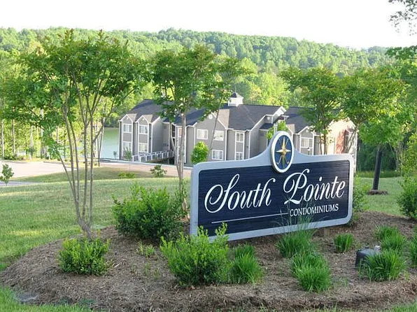 295 S Pointe Shore Dr, Moneta, VA 24121
