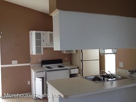 4th image of 2233 Hannah Ln