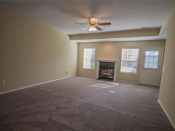 3rd image of 14 Ivy Cir