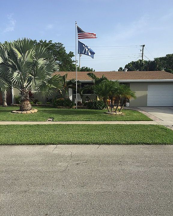 1st image of 330 SE 4th St