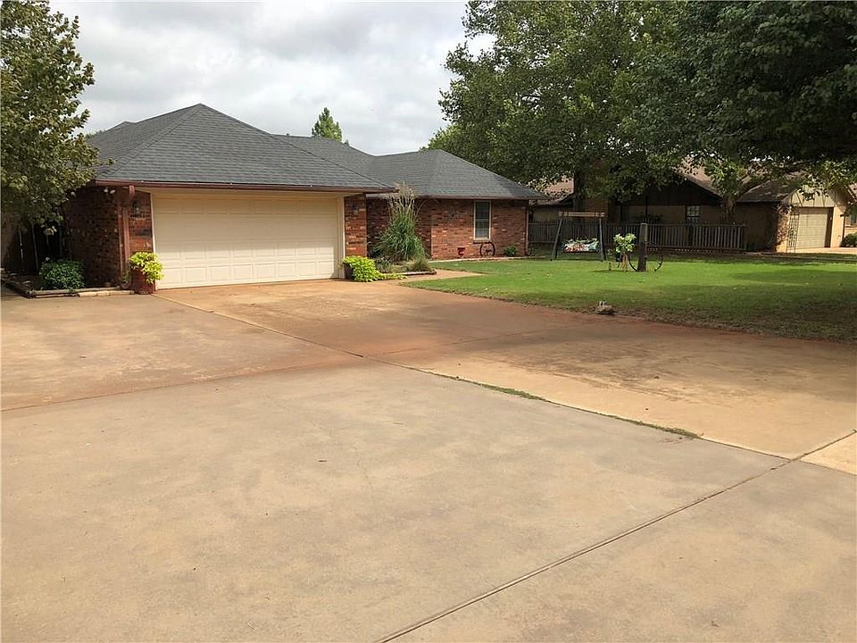 1st image of 303 Grissom Dr