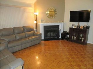 2004 Bayhead Dr, Parlin, NJ 08859