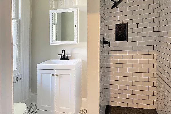 1 bed, 1.0 bath, 461 sqft, $1,300 — Photo 3