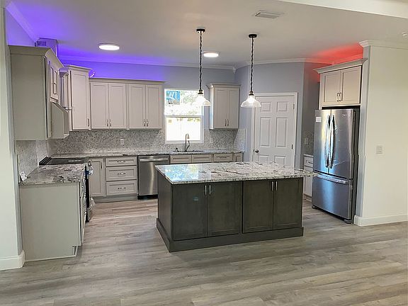 Kitchen w/light effect