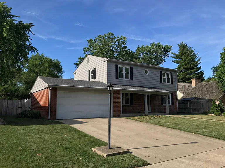 1102 Devonshire Dr — Photo 31