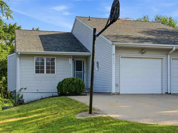 1945 S Ridge Dr, Coralville, IA 52241