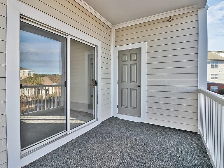 604 Heathrow Dr #1102 — Photo 32