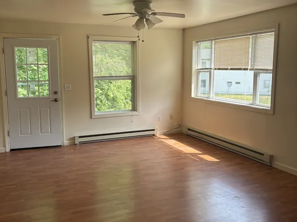 11 Tracys Way APT 16, Ellsworth, ME 04605