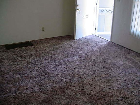 3rd image of 667 Claire Ave