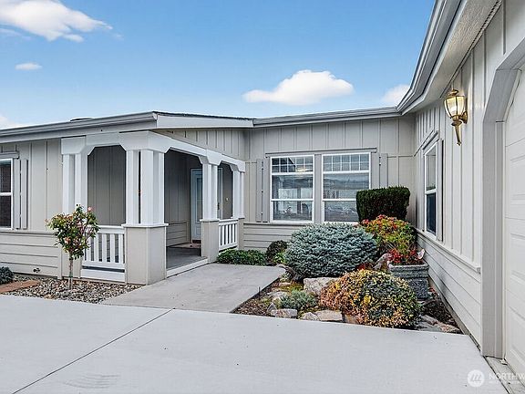 2nd image of 584 Canyon Drive