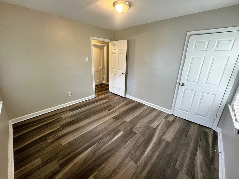 1644 Russwood Rd — Photo 11