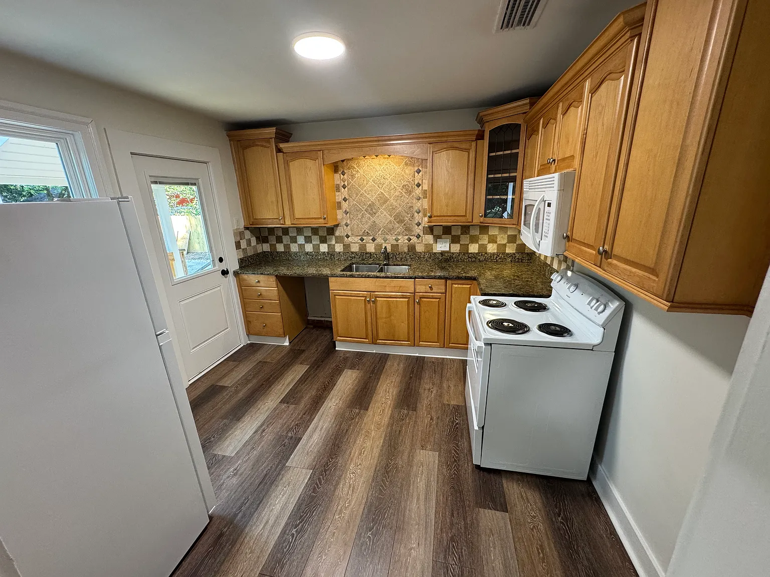 3 bed, 1378 sqft, $1,675 — Photo 4