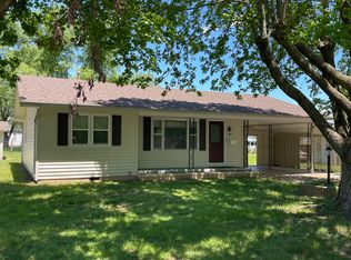 909 E Auburn St, Bolivar, MO 65613