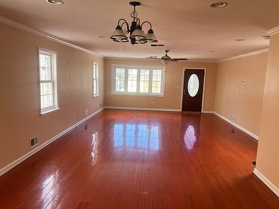 4th image of 67 Norwood Ave