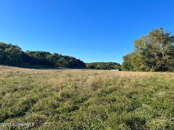 2 Deer Run Rd, Jefferson City, MO 65101