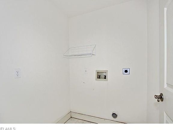 3rd image of 133 Vintage Bay Dr Unit 4