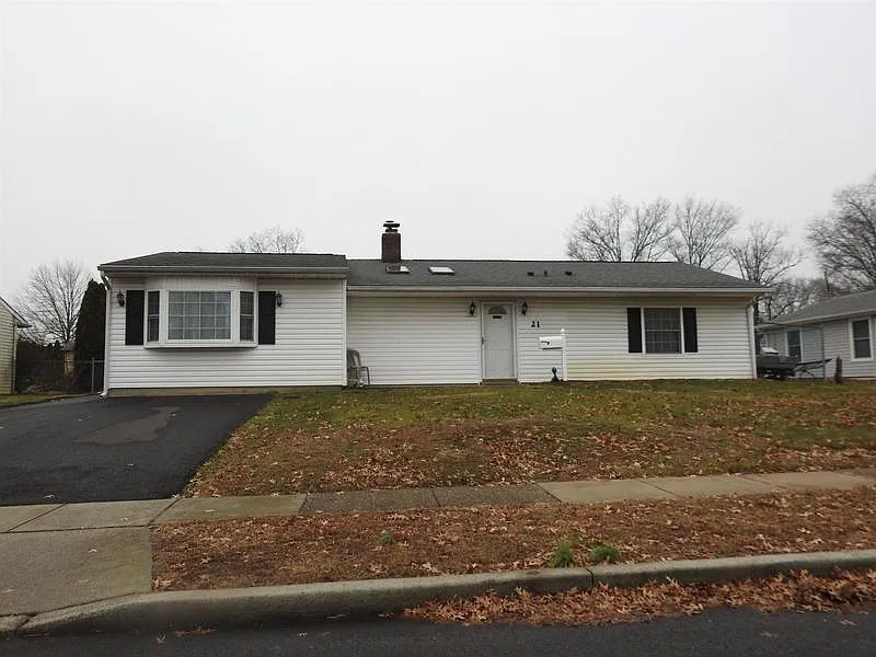21 Tamarack Ln photo 1