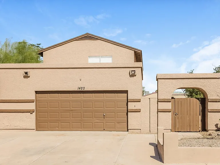 1420 E Topeka Dr — Photo 1