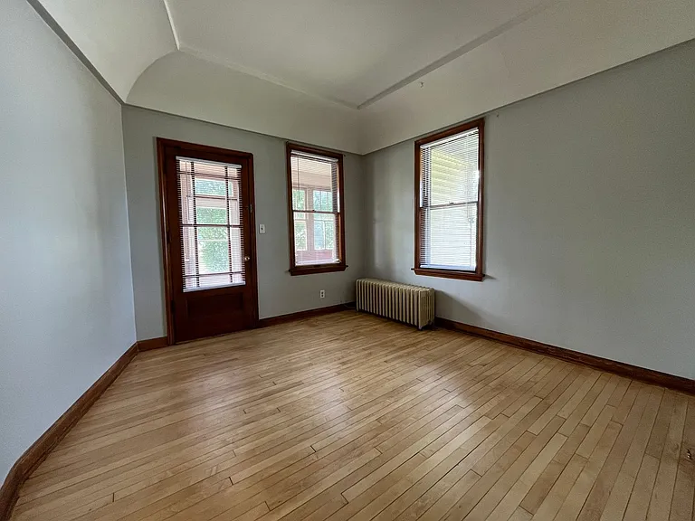 4575 S Packard Ave — Photo 2