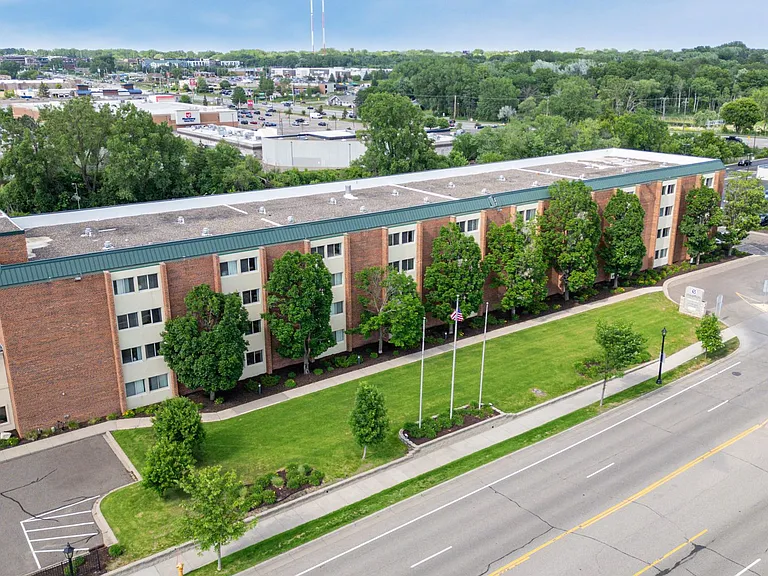 E Street Flats - Student Housing — Photo 70