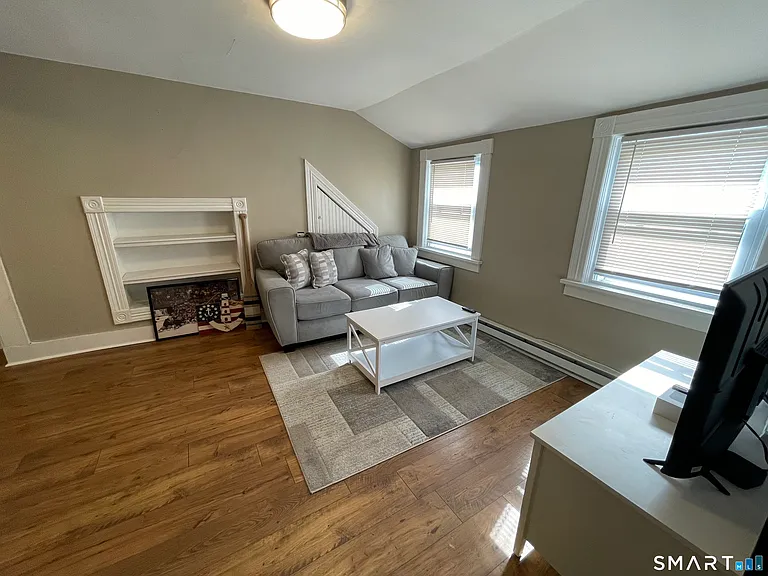 92 Allen St — Photo 13