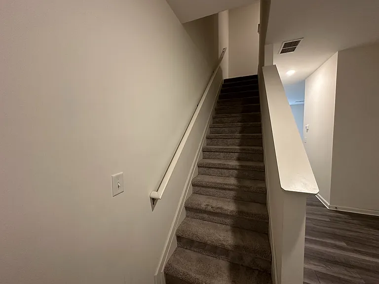 128 Swindon Dr — Photo 6