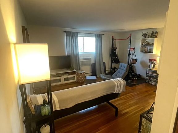 3rd image of 20 Stonybrook Rd APT 2