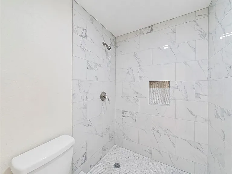 14006 Briarworth Dr — Photo 17