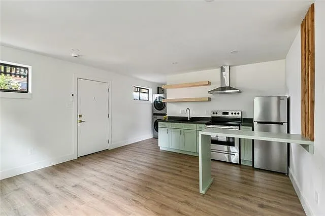 2115 Danneel St #102 — Photo 4