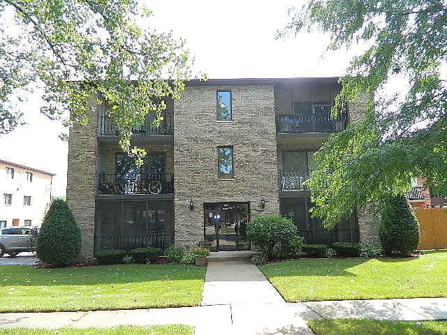 1st image of 17515 Cedar Ln APT 1N