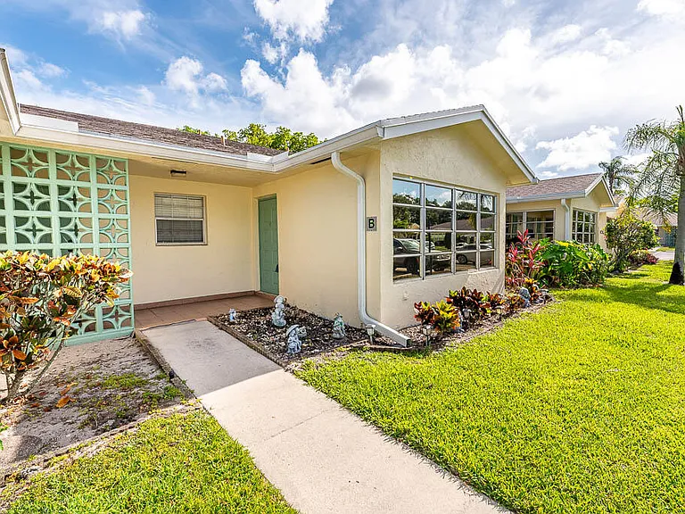 5061 Lakefront Blvd #B — Photo 2