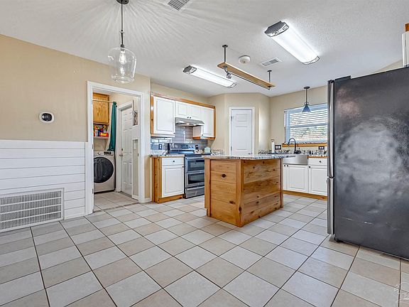 4th image of 8147 Country Bay Blvd