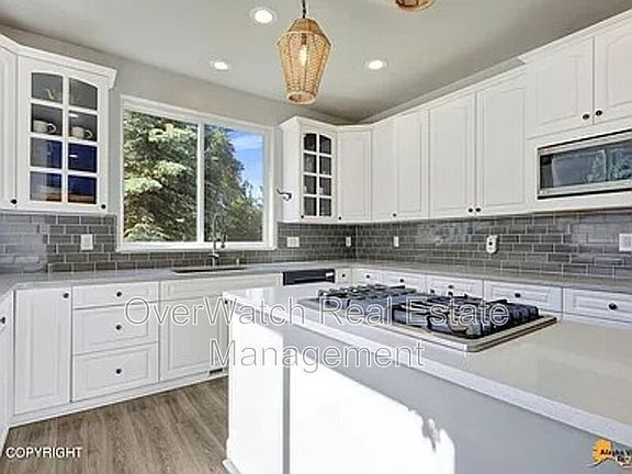 4th image of 16241 Baugh Cir