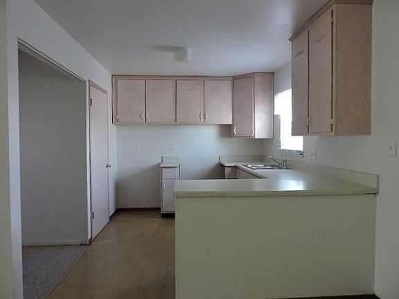 3rd image of 8348 Meadowlark Dr
