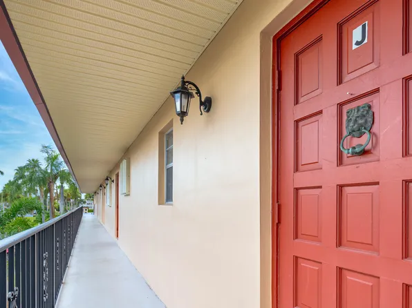 1941 SW Palm City Road #21-J, Stuart, FL 34994