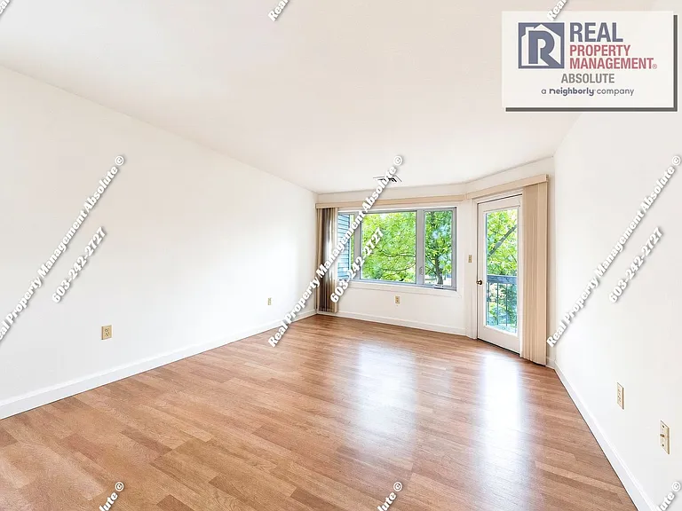 110 Coliseum Ave #108 — Photo 18