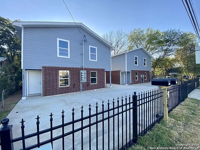 3 bed, 2.0 bath, 1132 sqft, $1,250 — Photo 3