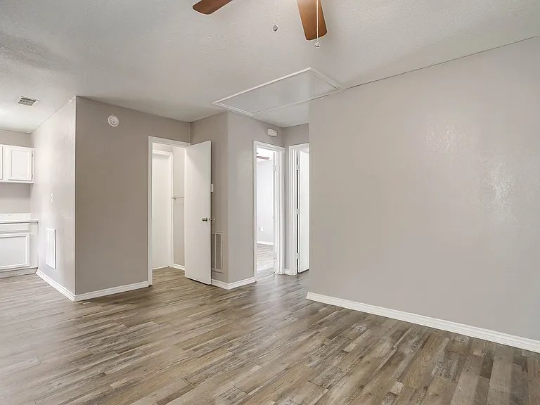 Foxfire Apartments — Photo 9