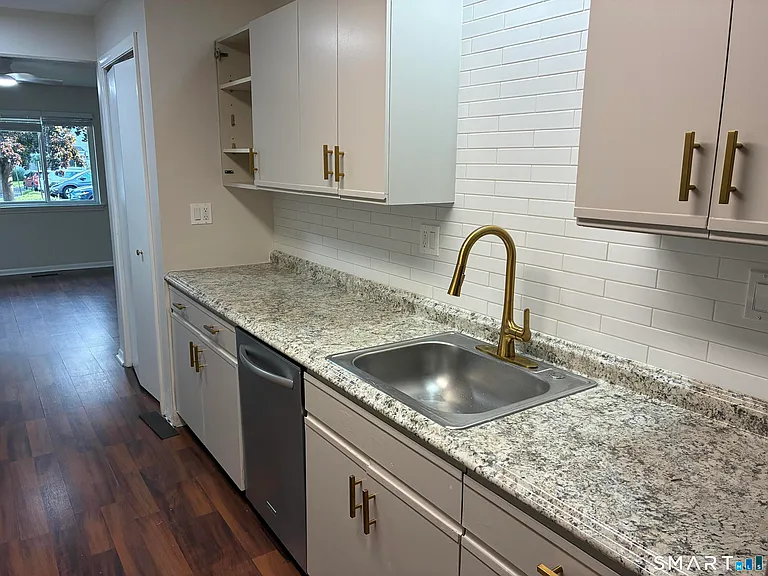 51 Hilltop Dr #51 — Photo 3