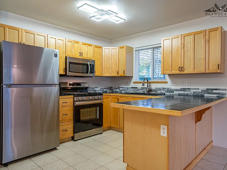 1290 N Hoka Hay Cir — Photo 7