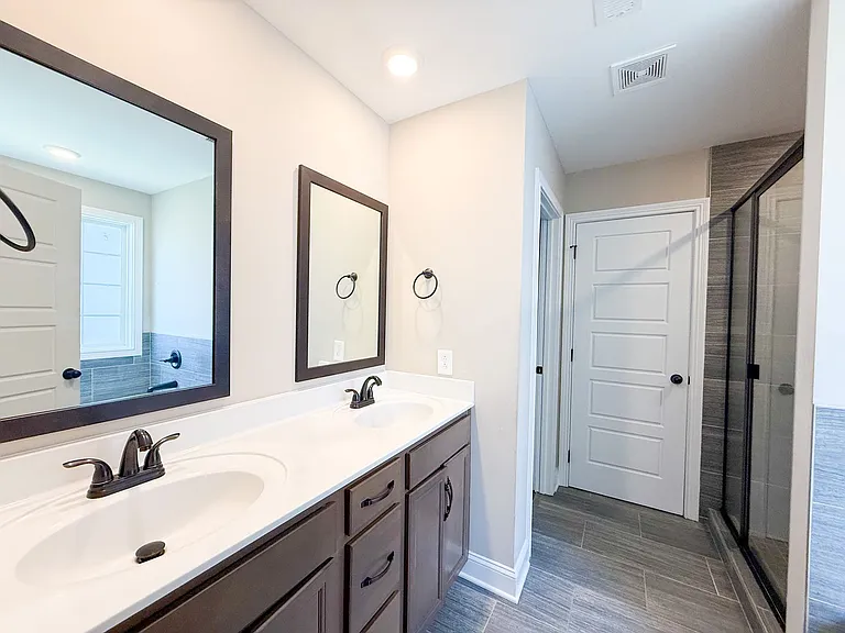350 Dugger Dr — Photo 12